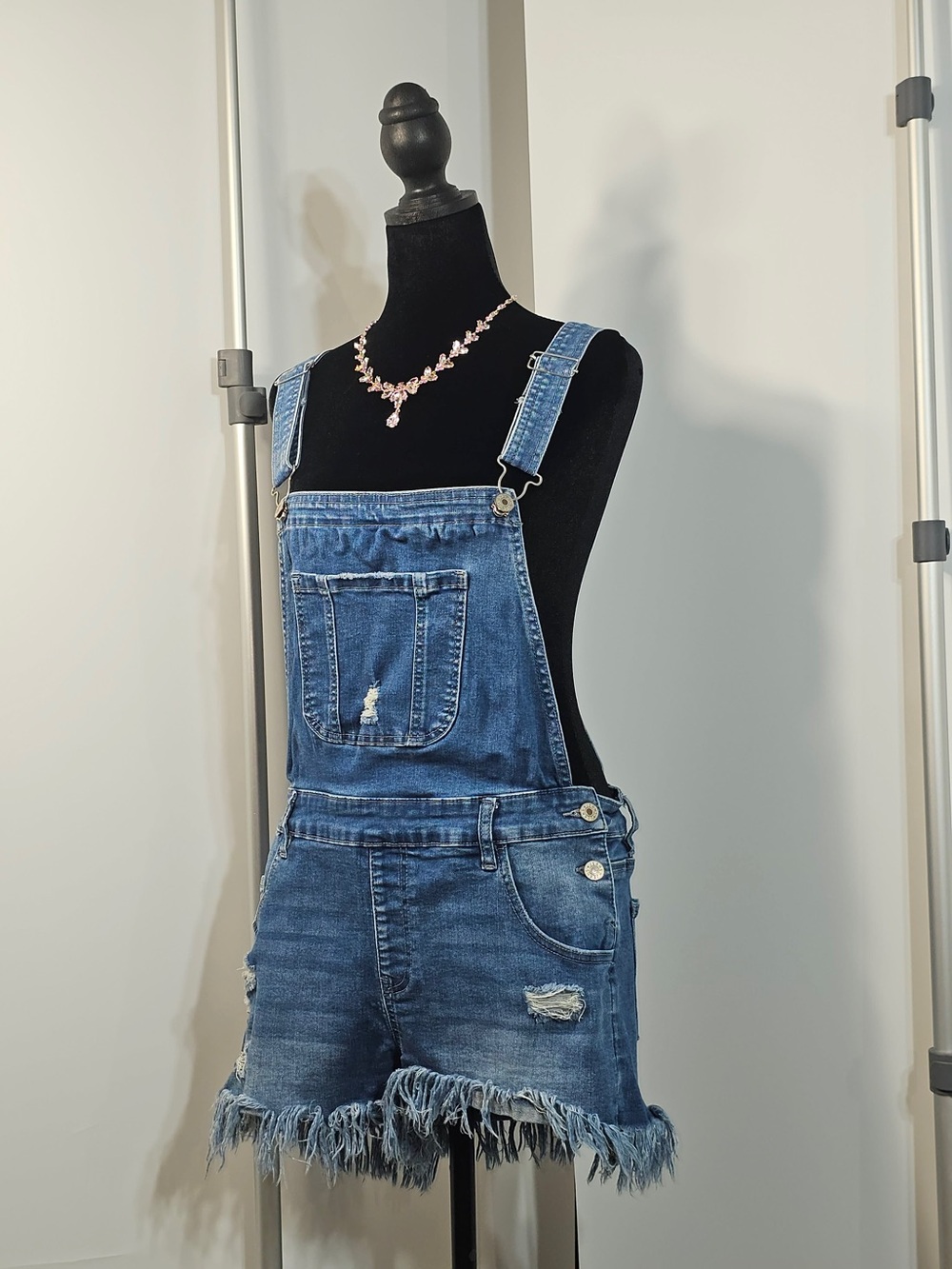 #177 Women’s Size L Distressed Denim Short Overalls Frayed Hem Jean Shortalls